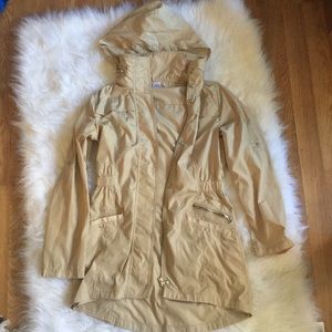 Women's rain coat NWOT